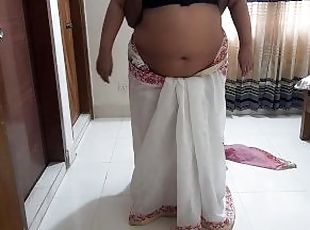 (55 year old Tamil aunty fucked hard while she was sweeping the house) Indian MILF Aunty ko Jabardas