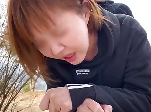 Amateur Japanese babe gets fucked in the backyard