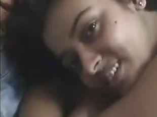 Horny Indian honey loves fucking her boyfriend on cam