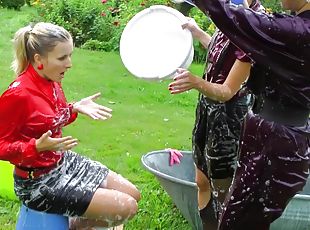 Dazzling amateurs having a good time in Sudsy Wetlook Wash.