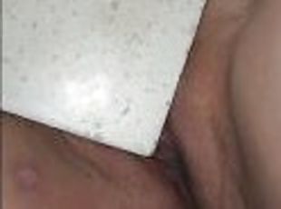 clito, masturbation, chatte-pussy, milf, belle-femme-ronde, cuisine, horny, attrapée