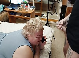Stepmom Ignores My Wank And I Cum On Her Head