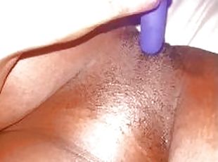 Vibrator meets coochie turns dry vagina to lubricant wet ass pretty pussy*watch now* solo masturbate
