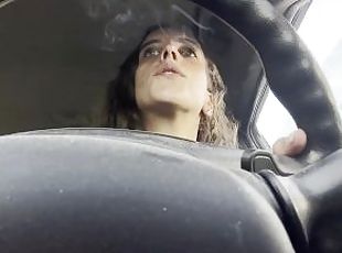 amatorskie, samochód, pov, jeżdżenie, fetysz, solo, palenie, brunetka