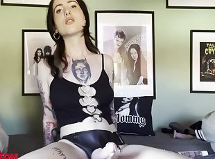 sztuczny-penis, niemieckie, solo, brunetka, tatuaże
