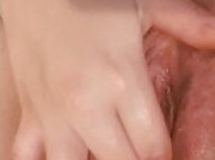 мастурбация, киска, любительское, стимуляция-пальцем, узкие-вагины, соло, бритые-письки, мокрая-манда