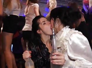 Amateurs whores at the club get pounded