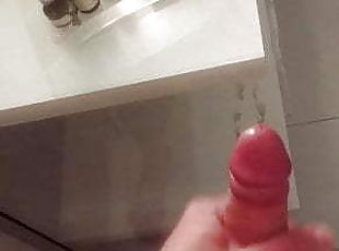 Cum in hotel&#039;s shower