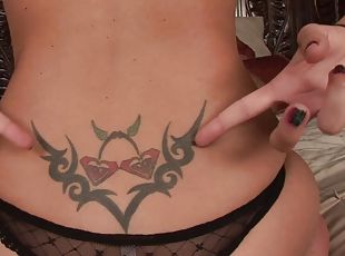 chatte-pussy, culotte, solo, tatouage, taquinerie