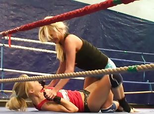 Michelle Moist and Laura Crystal having wild sex on the ring