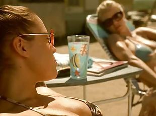 Stunning Babes Agnes Bruckner and Kelli Garner Sunbathing In Bikini