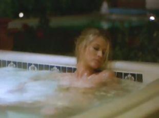 Amber Smith Looking Sexy In The Hottub