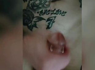 masturbación, amateur, chorro-de-corrida, con-piercings, a-solas, realidad, tatuaje