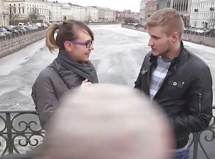 Giving pussy to a stranger