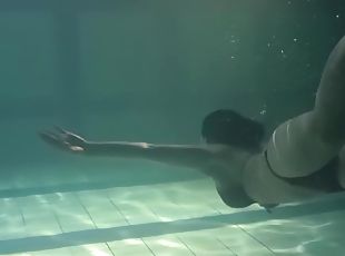 Super Hot Sister Anna Siskina With Big Tits In The Swimming Pool