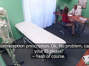 Doctors exam turns into a fuck fiesta quickly