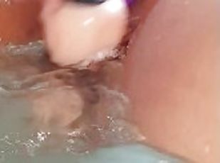 masturbation, orgasme, chatte-pussy, giclée, babes, milf, gode, chatte, jacuzzi, humide