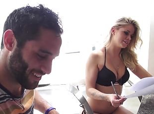 Jessa Rhodes with natural tits enjoys while being pleasured