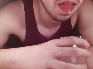 (FULL VIDEO) Look at this! Cumming hot after pissing and spitting in a cup