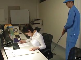 Japanese secretary Imanaga Sana stayed late in the office to fuck