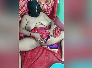 Bengali Boudi - Indian Women Pissing In Red Sharee In Her Home