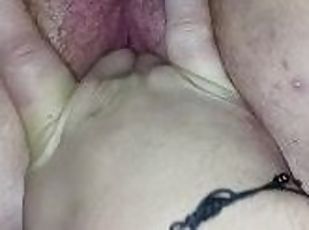 culo, masturbación, orgasmo, coño-pussy, esposa, amateur, madurita-caliente, pareja, regordeta, con-los-dedos