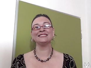 Mature slut lover of sex with young boys