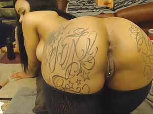 Beautifull ass tattoed latina
