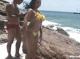 Brazilian sweetie Aline gets her pussy licked and fucked on a beach