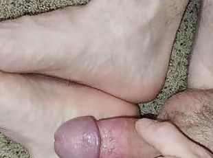 masturbation, amateur, énorme-bite, pieds, fétiche, solo, boules, branlette-avec-les-pieds, blanc, bite