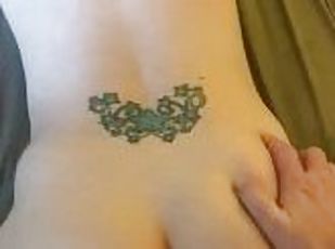 Tattooed amateur gets cumshot on asshole