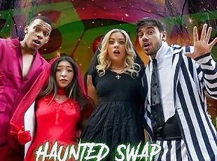 The Haunted House of Swap by SisSwap Featuring River Lynn & Amber Summer - TeamSheet Halloween