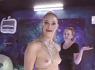 Sweet pornstar Emma Hix loves teasing nude backstage. HD video